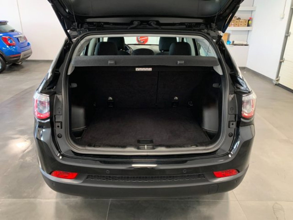 Jeep Compass 1.6 Multijet II 2WD Limited (16)