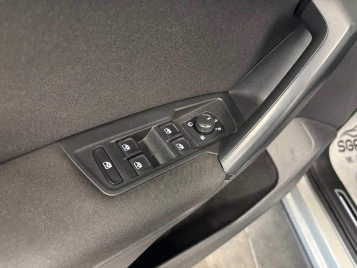 Volkswagen Tiguan 1.6 TDI SCR Sport BlueMotion Technology (19)