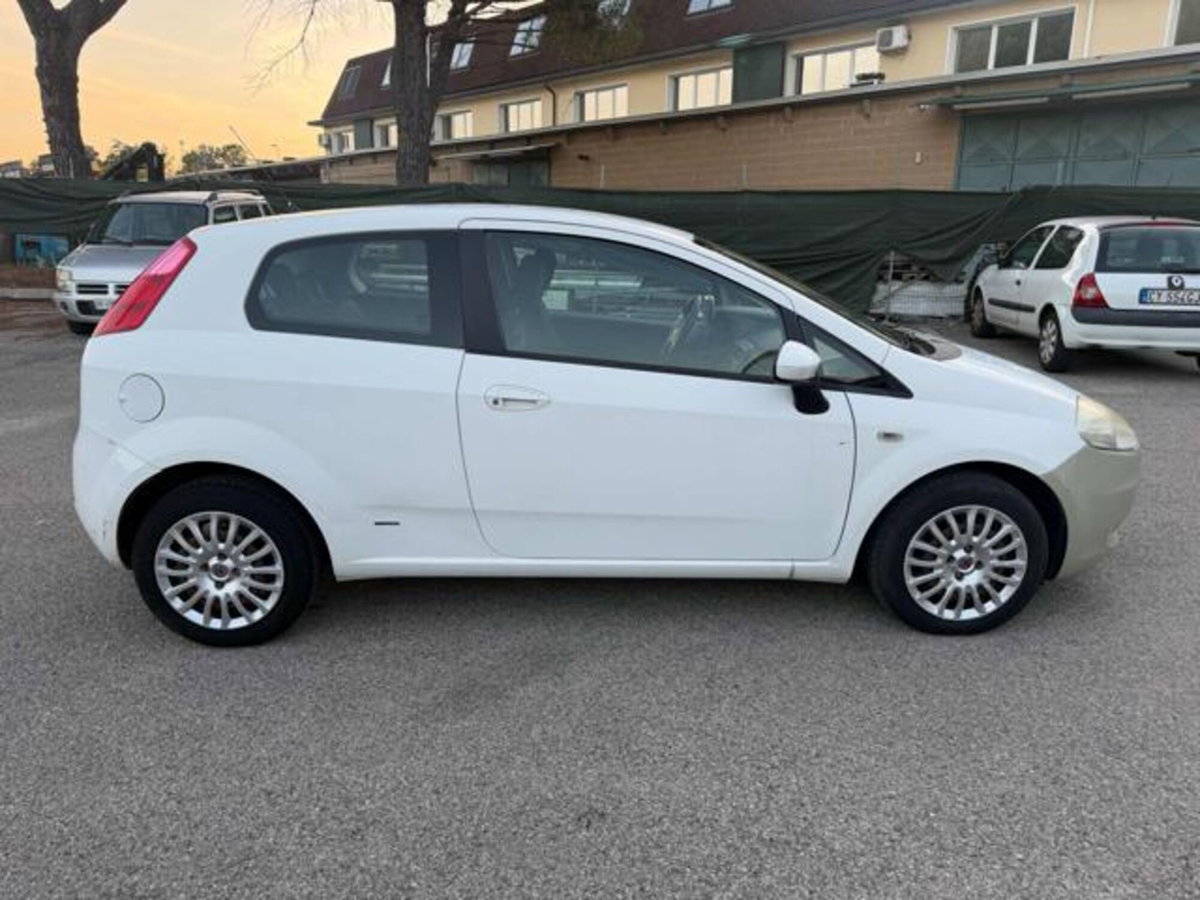 Fiat Grande Punto 1.2 3 porte Fun (5)