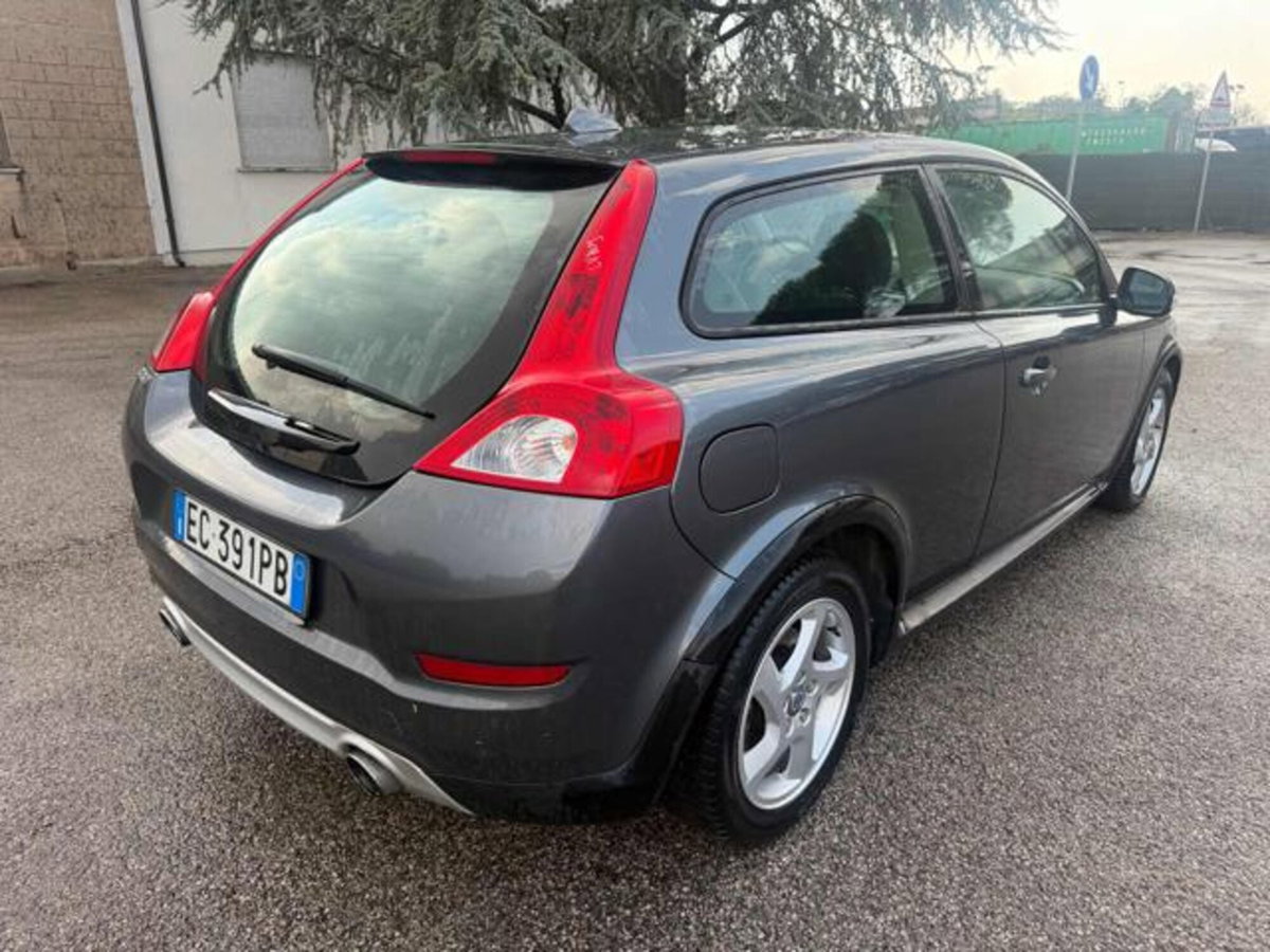 Volvo C30 2.0 D Momentum (11)