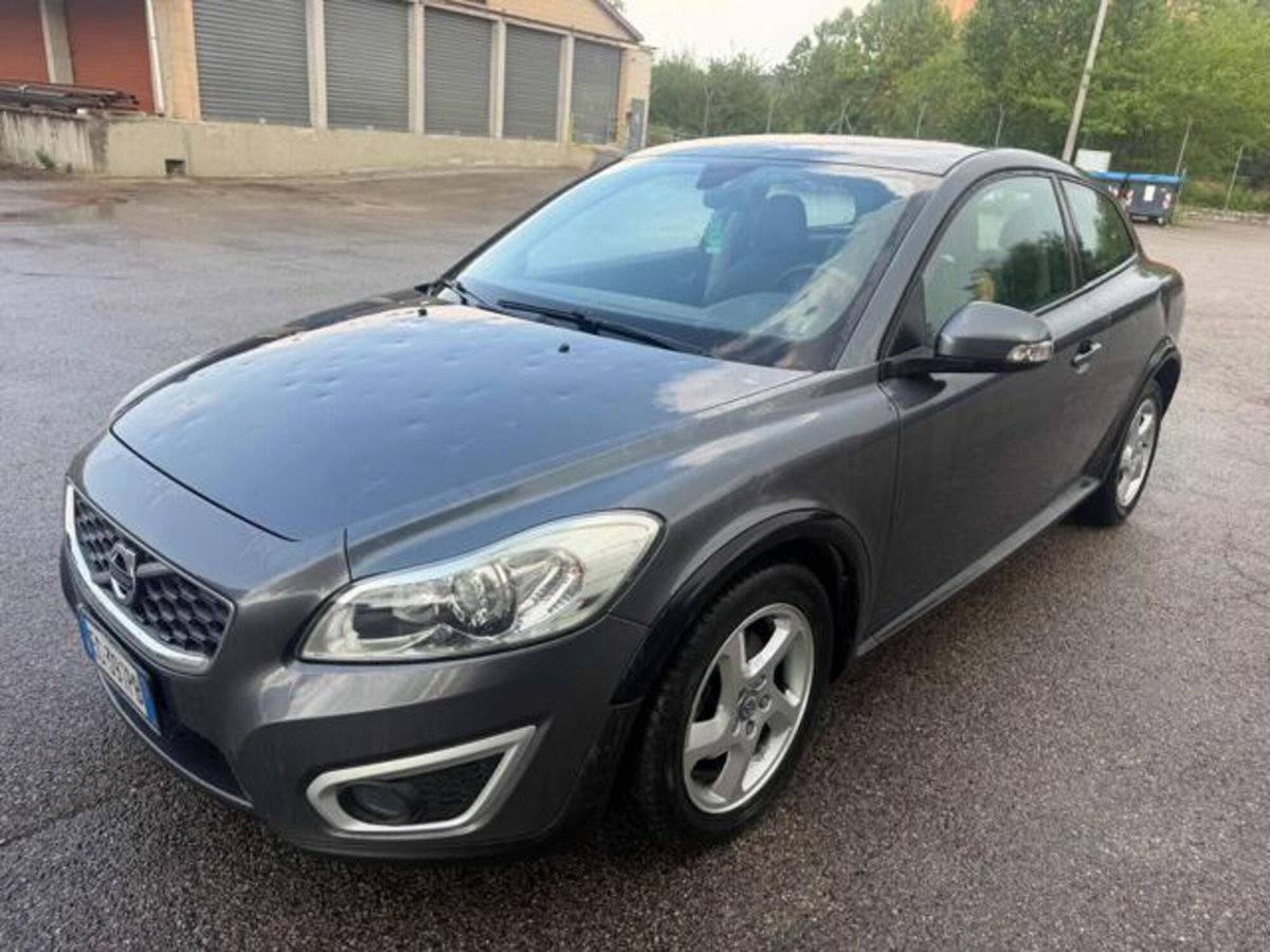 Volvo C30 2.0 D Momentum (19)