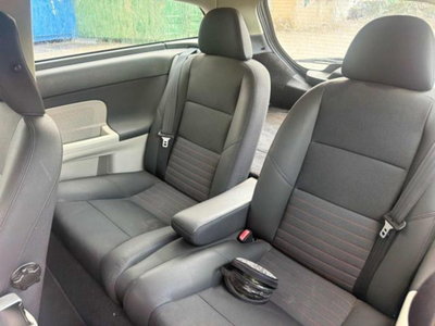 Volvo C30 2.0 D Momentum (5)