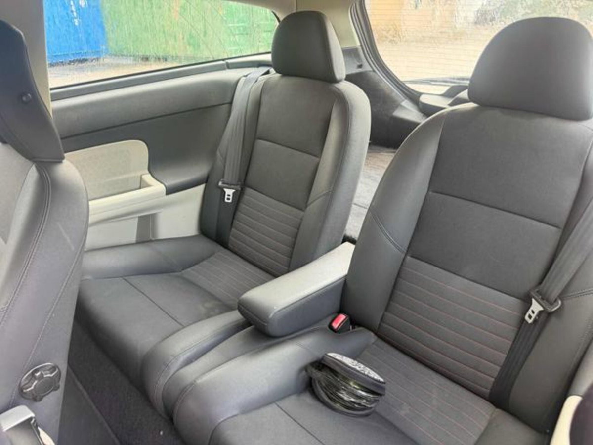 Volvo C30 2.0 D Momentum (7)