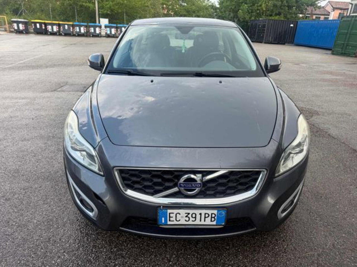 Volvo C30 2.0 D Momentum (8)
