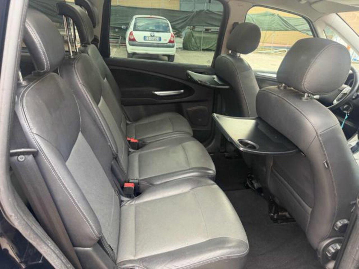 Ford Galaxy 2.0 TDCi 140 CV Ghia DPF (11)