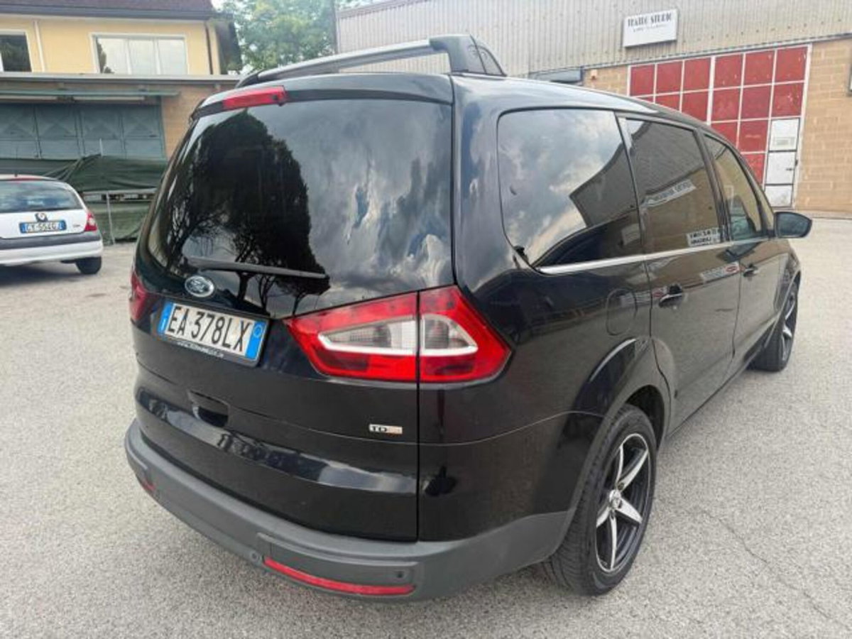Ford Galaxy 2.0 TDCi 140 CV Ghia DPF (16)