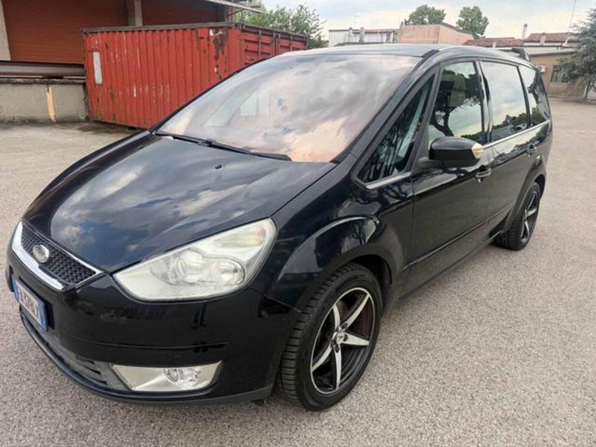 Ford Galaxy 2.0 TDCi 140 CV Ghia DPF (2)