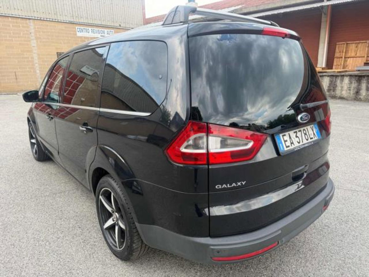 Ford Galaxy 2.0 TDCi 140 CV Ghia DPF (9)
