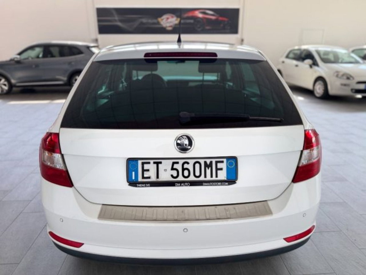 Skoda Rapid Spaceback TDI CR 105 CV Ambition (6)