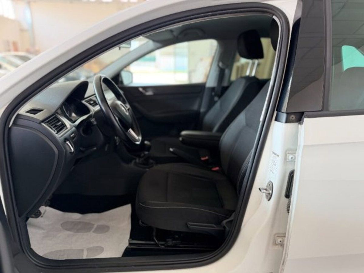 Skoda Rapid Spaceback TDI CR 105 CV Ambition (8)