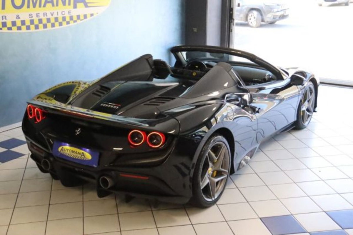 Ferrari F8 Spider F8 Spider (2)