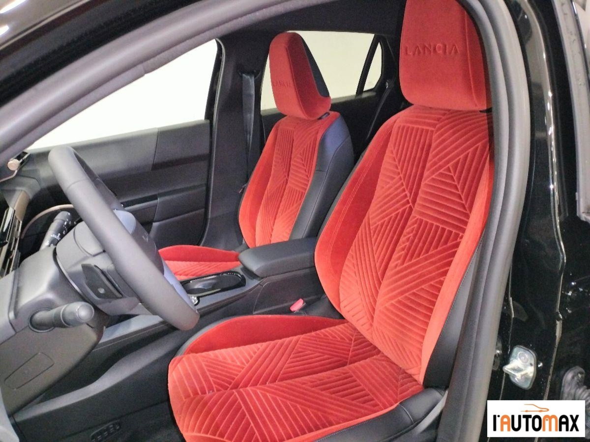 Lancia Ypsilon 1.2 mhev Edizione Limitata Cassina e-dct (9)