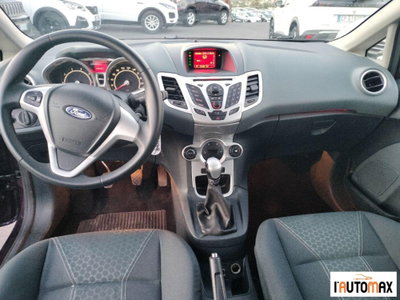 Ford Fiesta 1.2 82CV 5 porte (11)