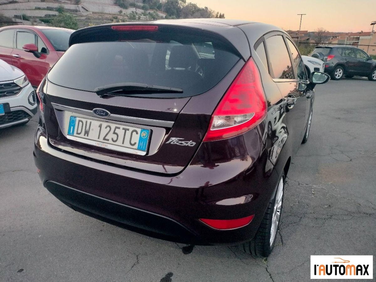 Ford Fiesta 1.2 82CV 5 porte (4)
