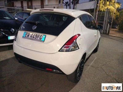 Lancia Ypsilon 1.3 MJT 16V 95 CV 5 porte S&S Silver (6)