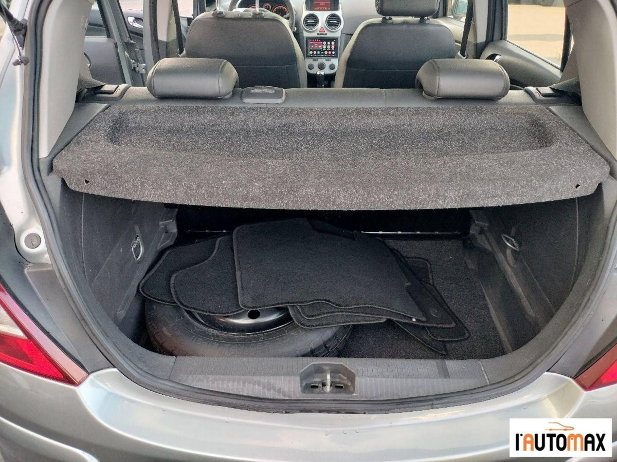 Opel Corsa 1.2 5 porte Club (11)