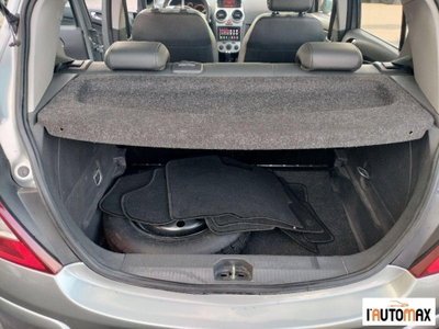 Opel Corsa 1.2 5 porte Club (11)