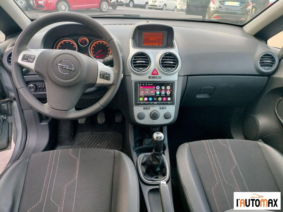 Opel Corsa 1.2 5 porte Club (9)
