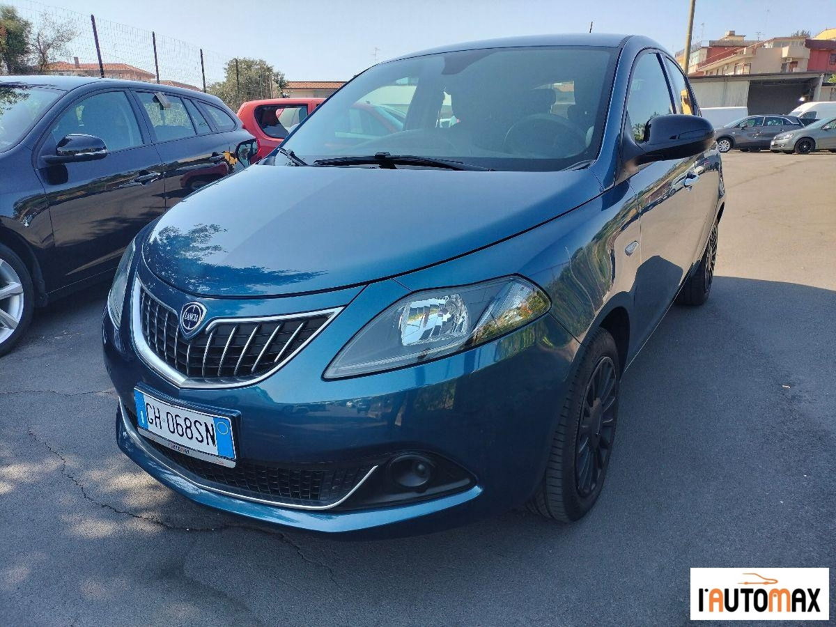 Lancia Ypsilon 1.0 FireFly 5 porte S&S Hybrid Ecochic Silver