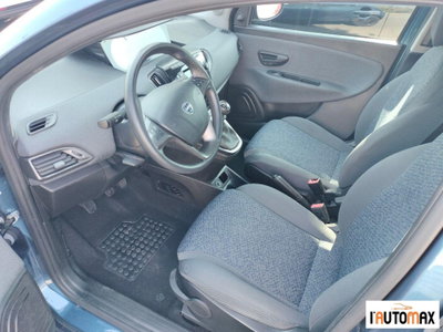 Lancia Ypsilon 1.0 FireFly 5 porte S&S Hybrid Ecochic Silver (7)