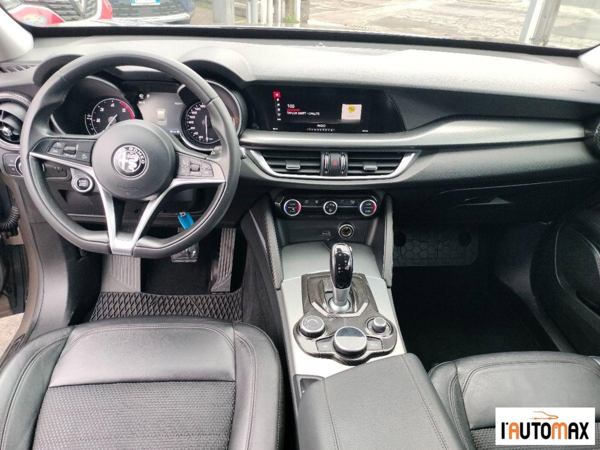 Alfa Romeo Stelvio Stelvio 2.2 Turbodiesel 180 CV AT8 RWD Business (14)