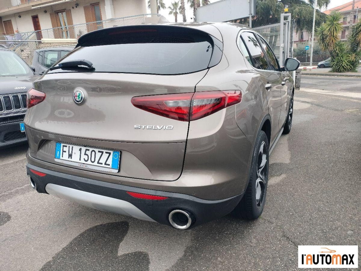 Alfa Romeo Stelvio Stelvio 2.2 Turbodiesel 180 CV AT8 RWD Business (4)