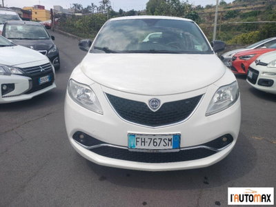 Lancia Ypsilon 1.3 MJT 16V 95 CV 5 porte S&S Gold (2)