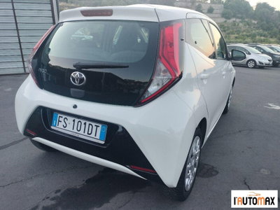 Toyota Aygo 1.0 VVT-i 72 CV 5 porte x-cool (4)