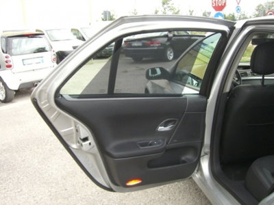 Renault Laguna 1.9 dCi/130CV Confort (14)