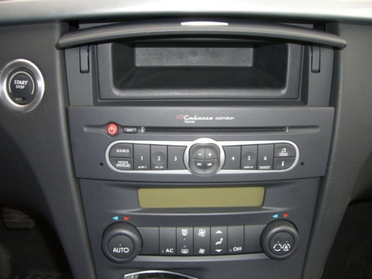 Renault Laguna 1.9 dCi/130CV Confort (19)