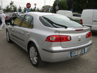 Renault Laguna 1.9 dCi/130CV Confort (3)
