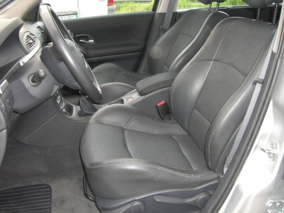 Renault Laguna 1.9 dCi/130CV Confort (6)