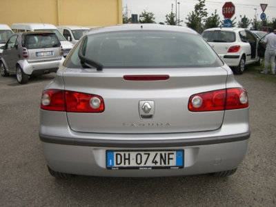 Renault Laguna 1.9 dCi/130CV Confort (7)