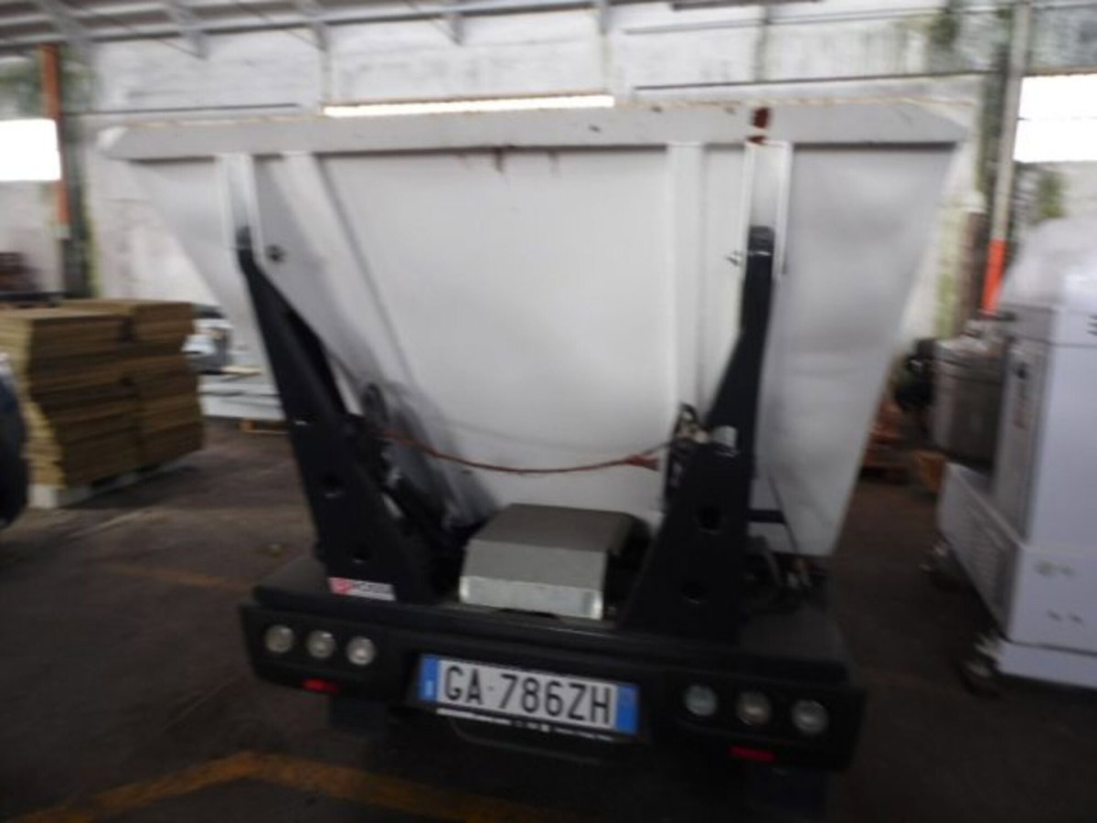 Piaggio Porter Telaio Cabinato elettrico (5)