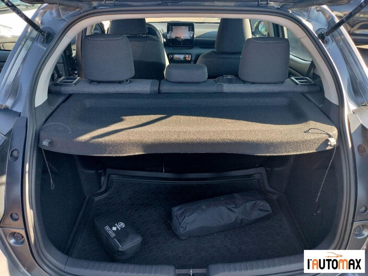 Toyota Yaris Cross 1.5h GR Sport Black Sky fwd 116cv e-cvt (12)