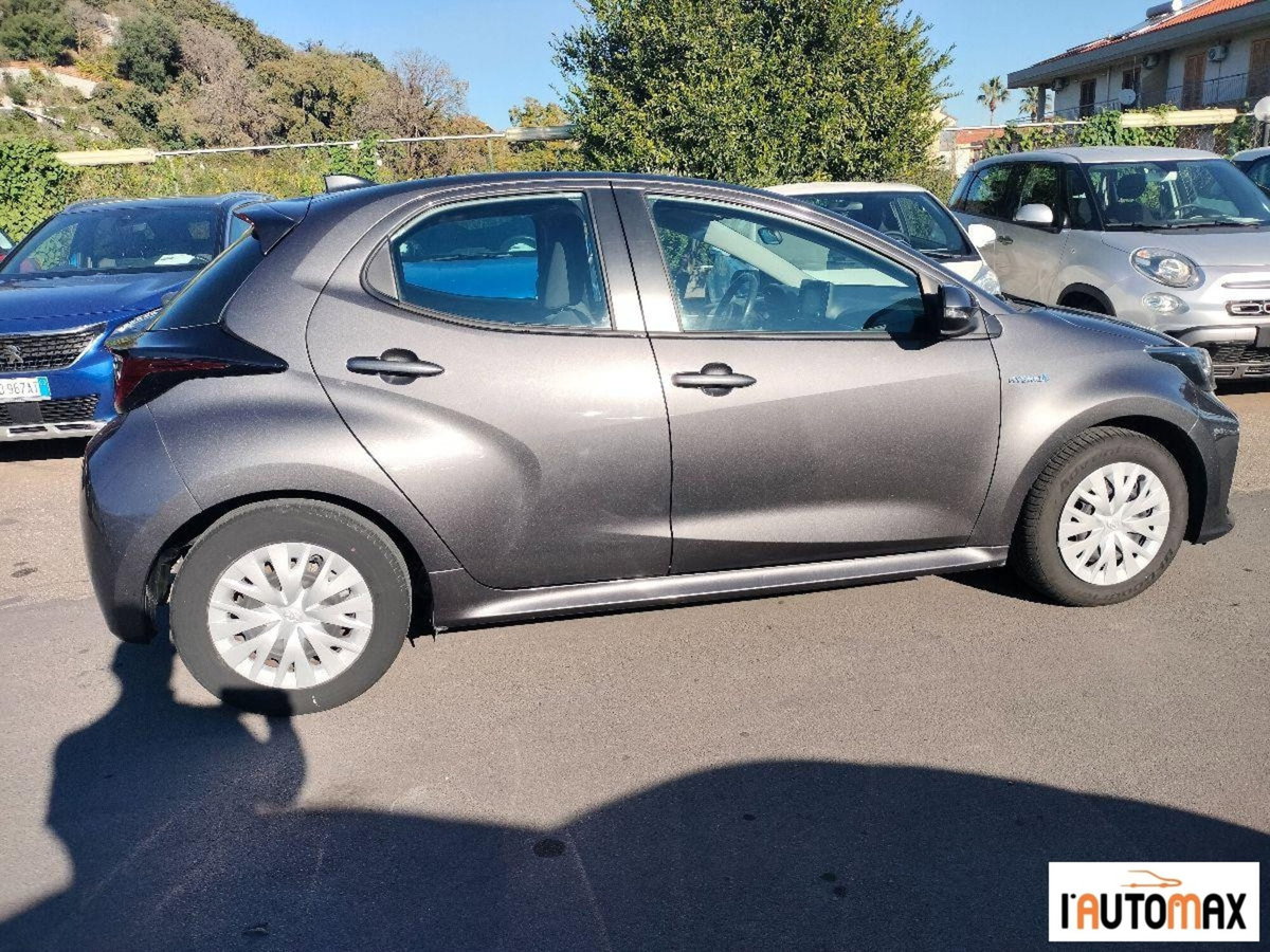 Toyota Yaris Cross 1.5h GR Sport Black Sky fwd 116cv e-cvt (4)