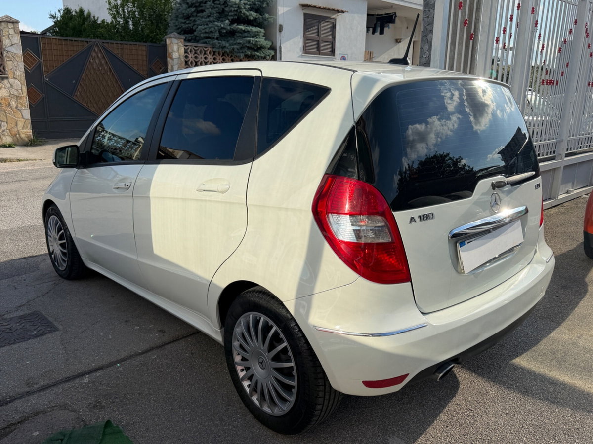 Mercedes-Benz Classe A 180 CDI Avantgarde (3)