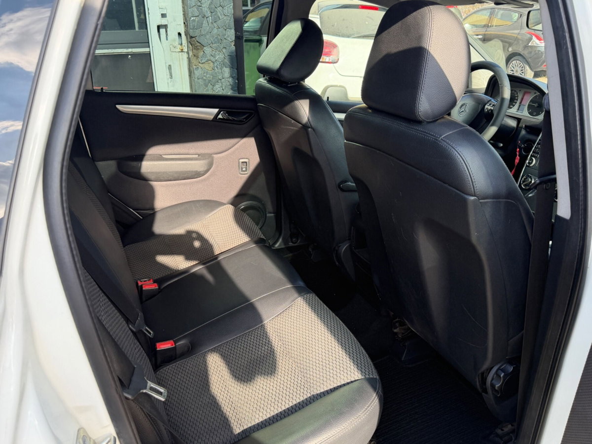 Mercedes-Benz Classe A 180 CDI Avantgarde (9)