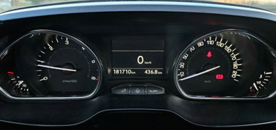 Peugeot 2008 BlueHDi 100 S&S Allure (16)