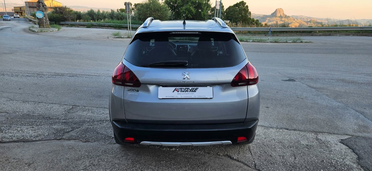 Peugeot 2008 BlueHDi 100 S&S Allure (4)