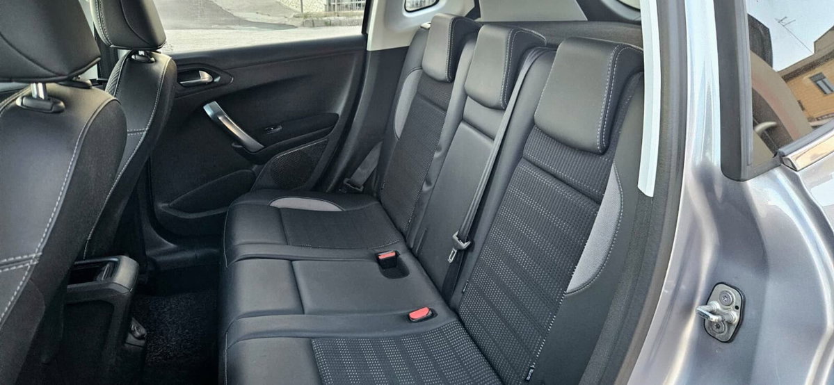Peugeot 2008 BlueHDi 100 S&S Allure (6)