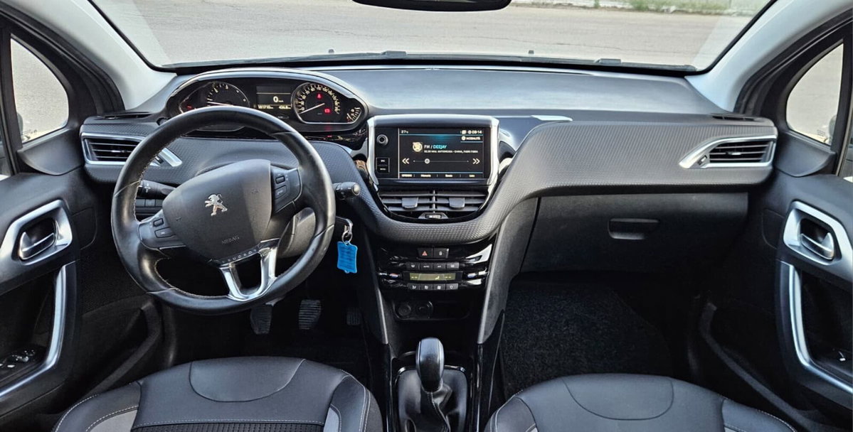 Peugeot 2008 BlueHDi 100 S&S Allure (8)