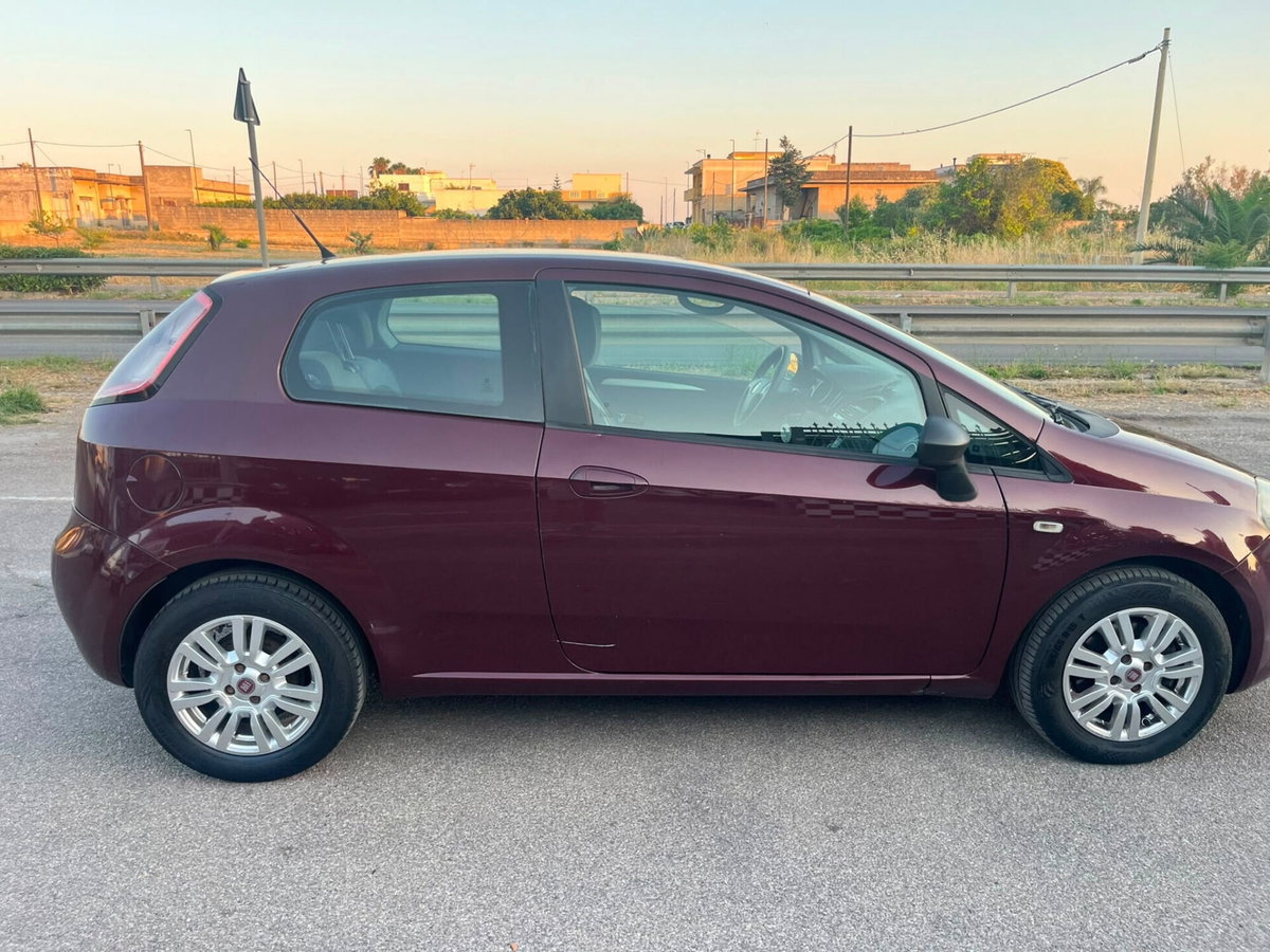 Fiat Punto Evo 1.3 Mjt 95 CV DPF 3 porte S&S Dualogic Sport (4)