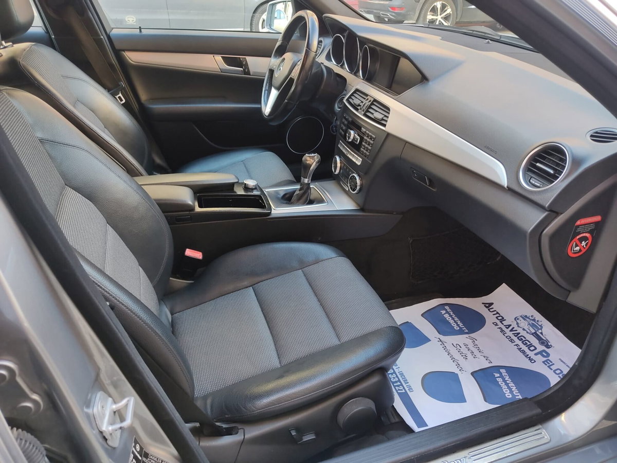 Mercedes-Benz Classe C Station Wagon 220 CDI BlueEFFICIENCY Avantgarde AMG (7)
