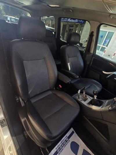 Ford Galaxy 2.0 TDCi 140 CV Ghia (10)