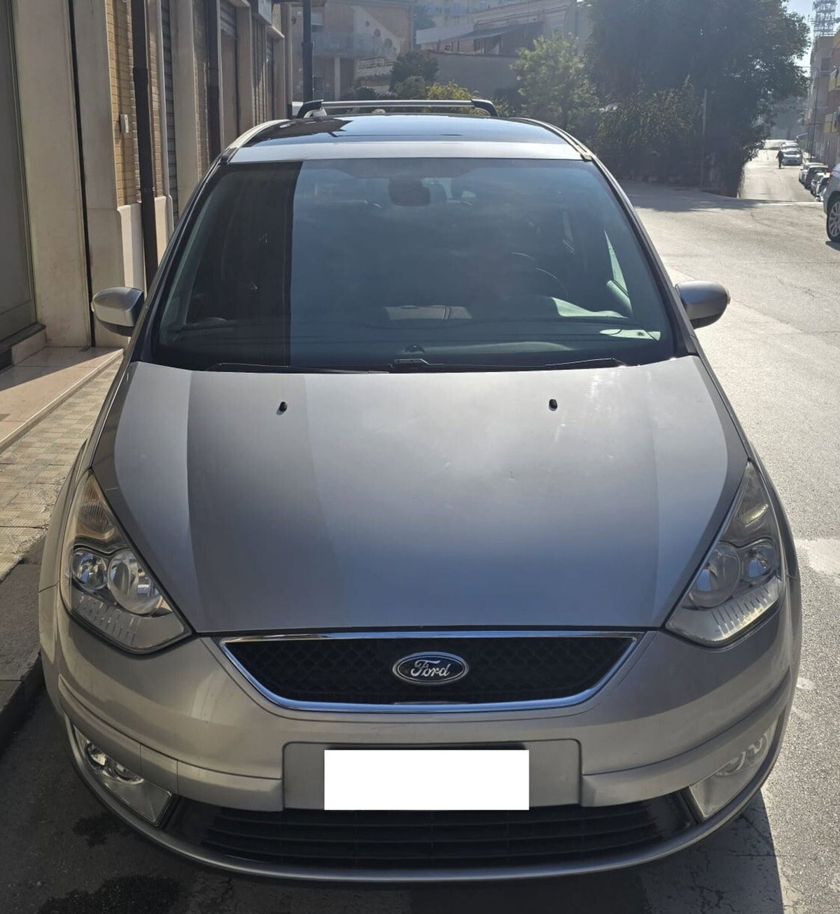 Ford Galaxy 2.0 TDCi 140 CV Ghia (2)