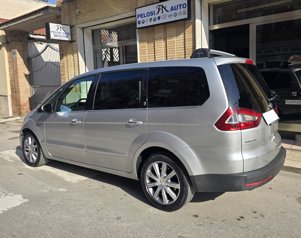 Ford Galaxy 2.0 TDCi 140 CV Ghia (5)