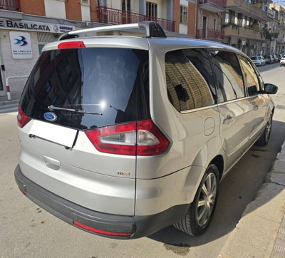 Ford Galaxy 2.0 TDCi 140 CV Ghia (6)