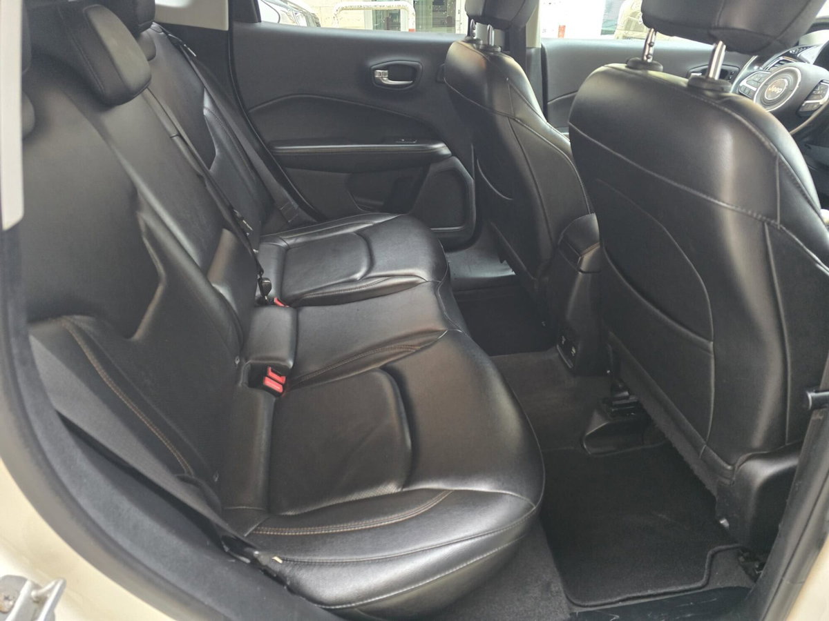 Jeep Compass 1.6 Multijet II 2WD Limited (10)