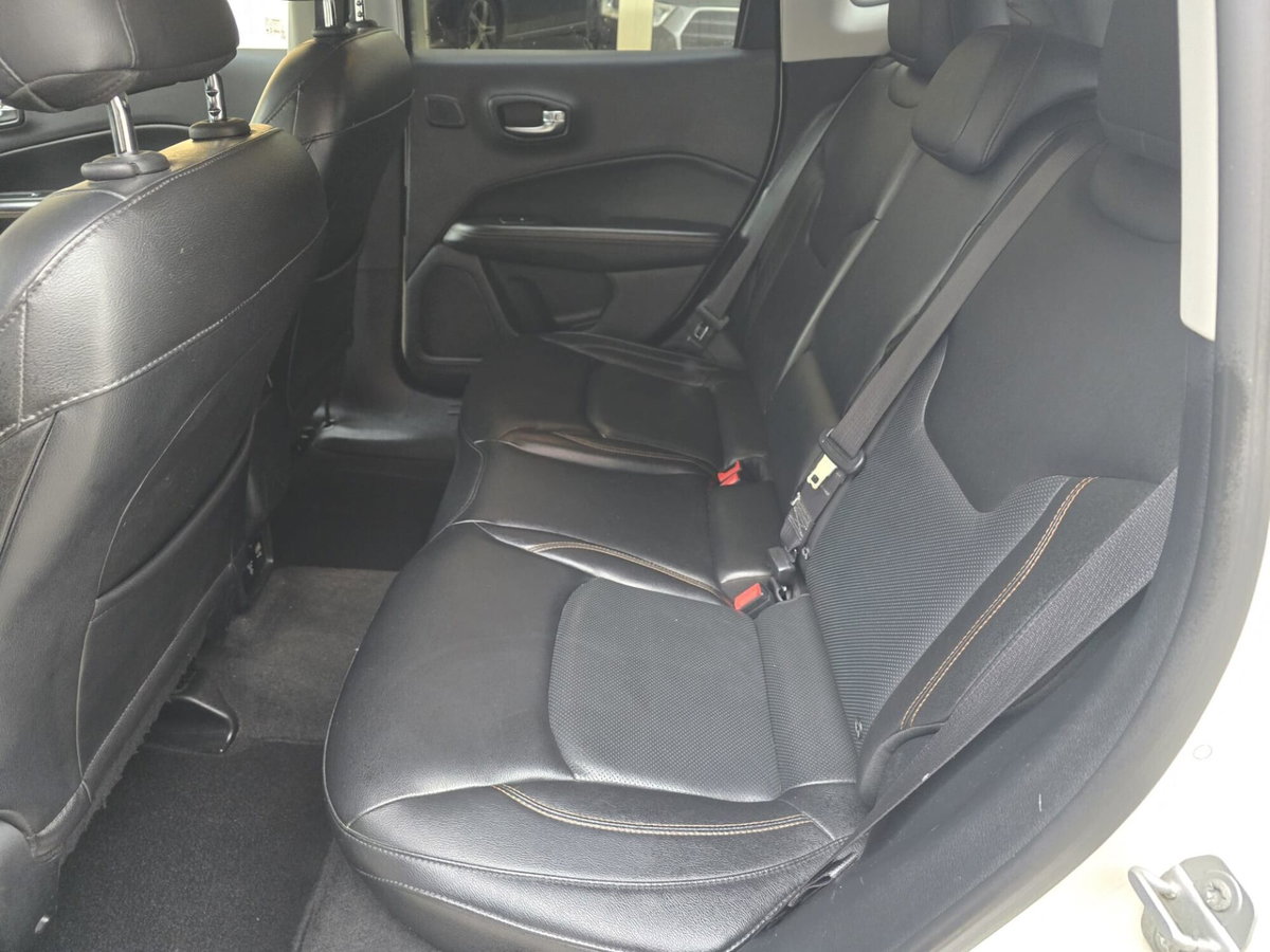 Jeep Compass 1.6 Multijet II 2WD Limited (11)